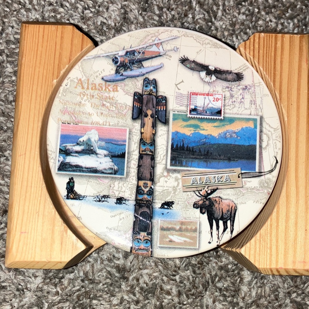 Alaska Scenic Round Ceramic Coasters Set of 4 With Wood Holder - Picture 4 of 6